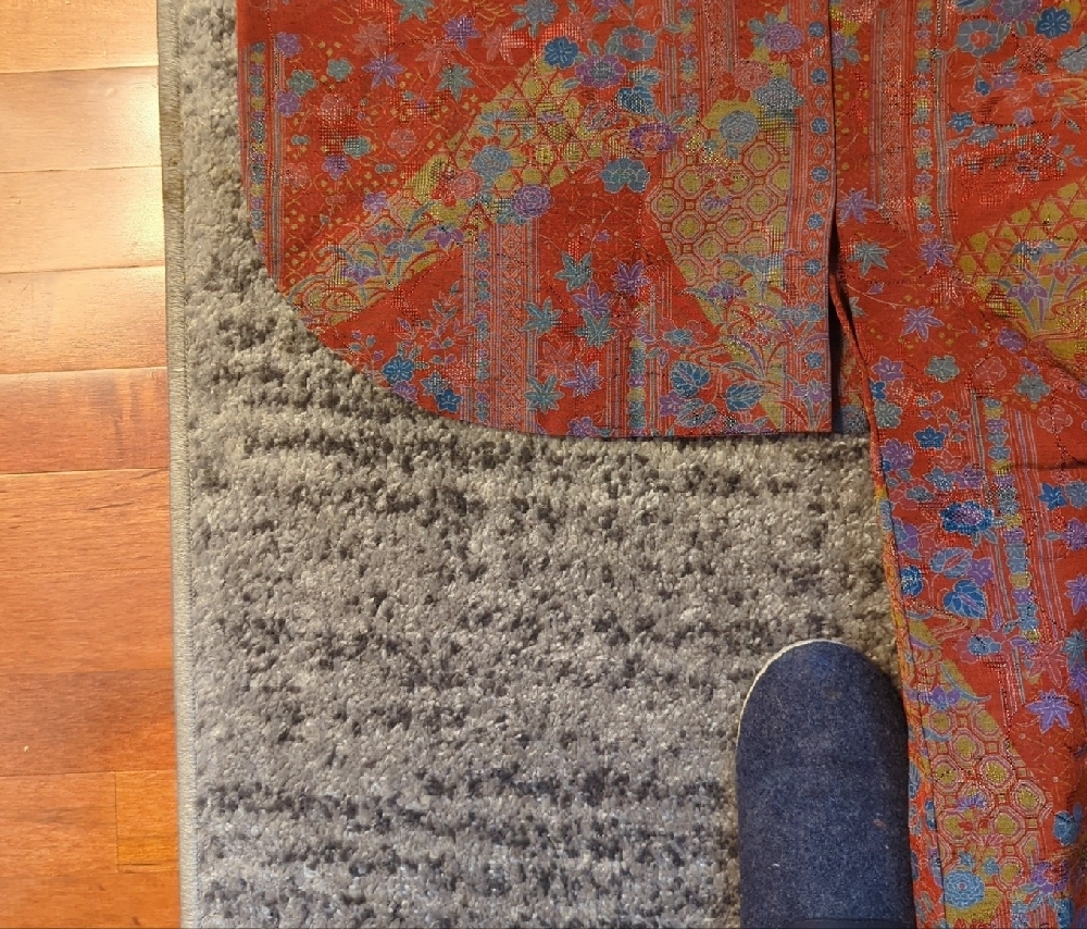 Vintage Kimono with Floral Pattern - Picture 2 of 4
